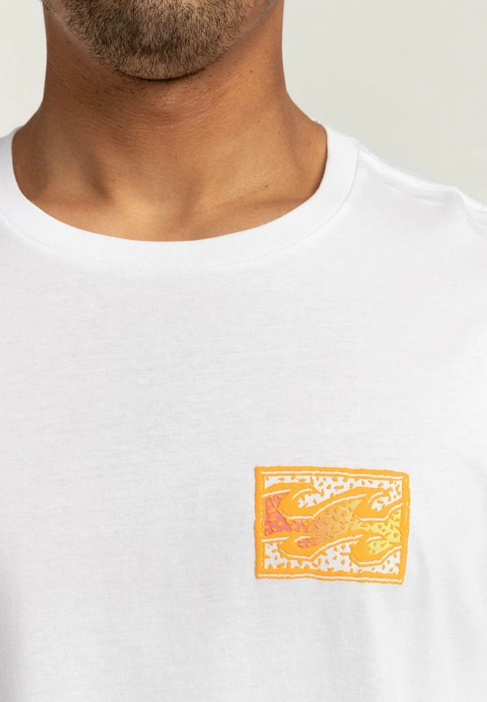 CRAYON WAVE - Print T-shirt - white Billabong CRAYON WAVE - Print T-shirt - White -Billabong Shop 0609c27ba4d94c39bcaf363623a5100f