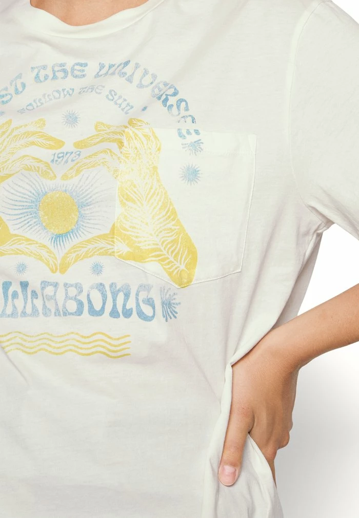 TRUST UNIVERSE - Print T-shirt - salt crystal Billabong TRUST UNIVERSE - Print T-shirt - Salt Crystal -Billabong Shop 25084375e1c0454f940115375bea050b