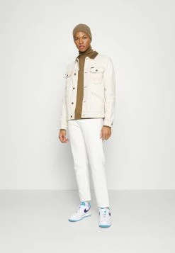 BILLABONG X WRANGLER TEAM RANCH JACKET - Denim Jacket - Natural 6 BILLABONG X WRANGLER TEAM RANCH JACKET - Denim Jacket - Natural -Billabong Shop b4c3f57c2f324120a00ff87a2d32a085