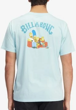 Billabong SIMPSONS FAMILY COUCH - Print T-shirt - Coastal Blue -Billabong Shop c6dc4734c569402d94e5c02b49c936b3
