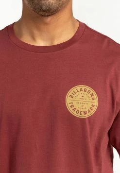 Billabong STAMP - Print T-shirt - Oxblood -Billabong Shop d7b74a7b592c4beb9e02804b2c8ba083