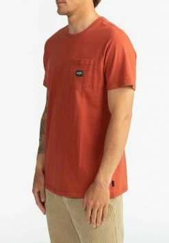 Billabong STACKED - Basic T-shirt - Deep Red -Billabong Shop de43b430d44c43fbbd7309a5cfc45b3b