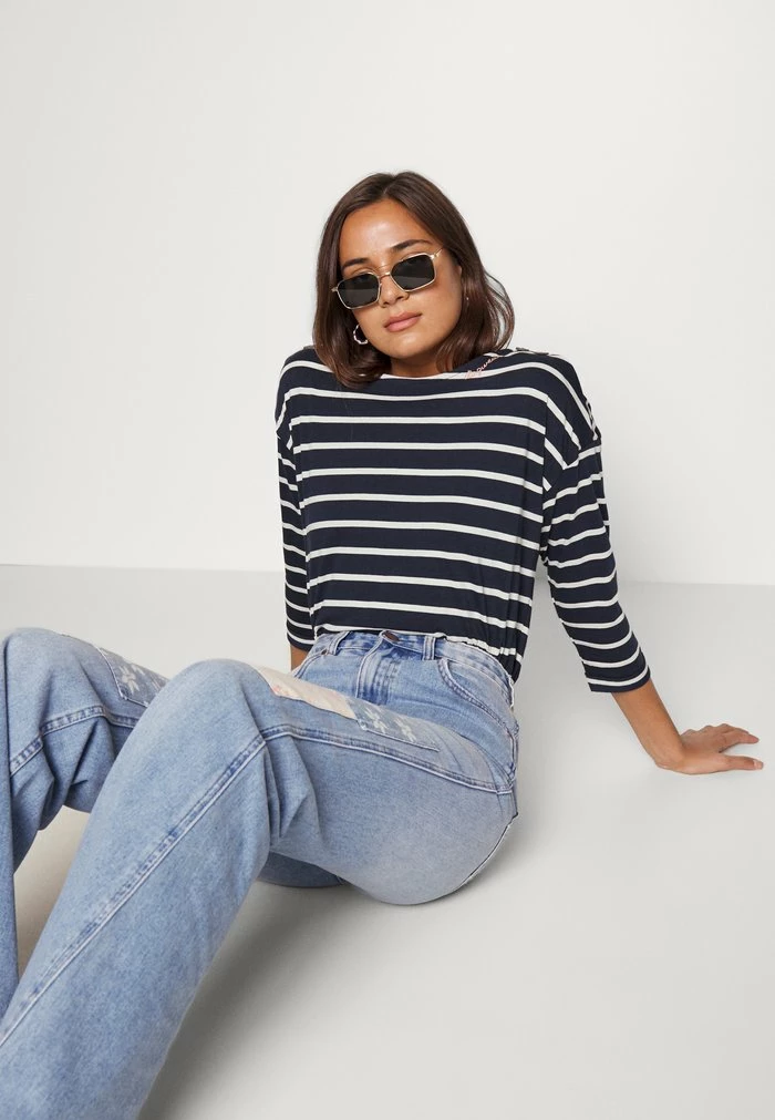 X WRANGLER - Bootcut jeans - blue surf Billabong X WRANGLER - Bootcut Jeans - Blue Surf -Billabong Shop f62e9bce541144dfb016c422a9d374c3